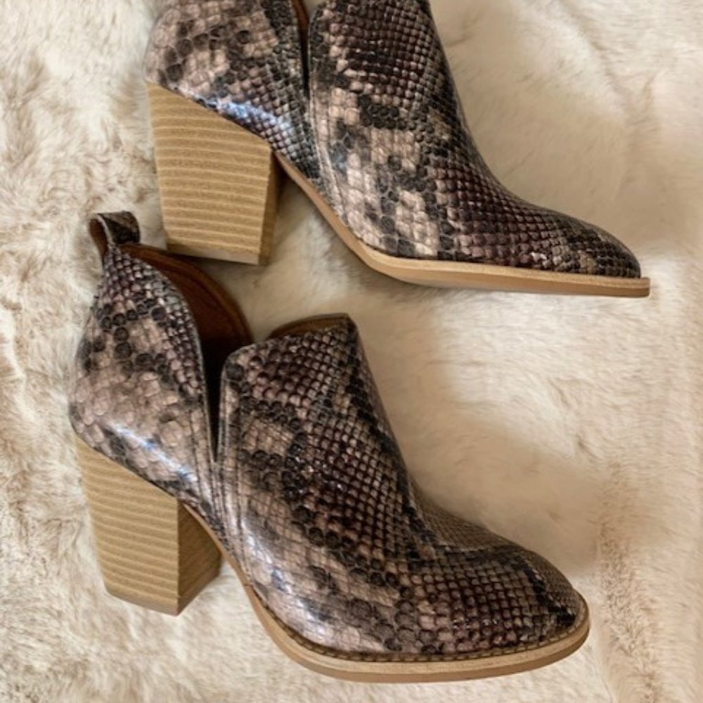 Jeffrey Campbell leather ankle bottie